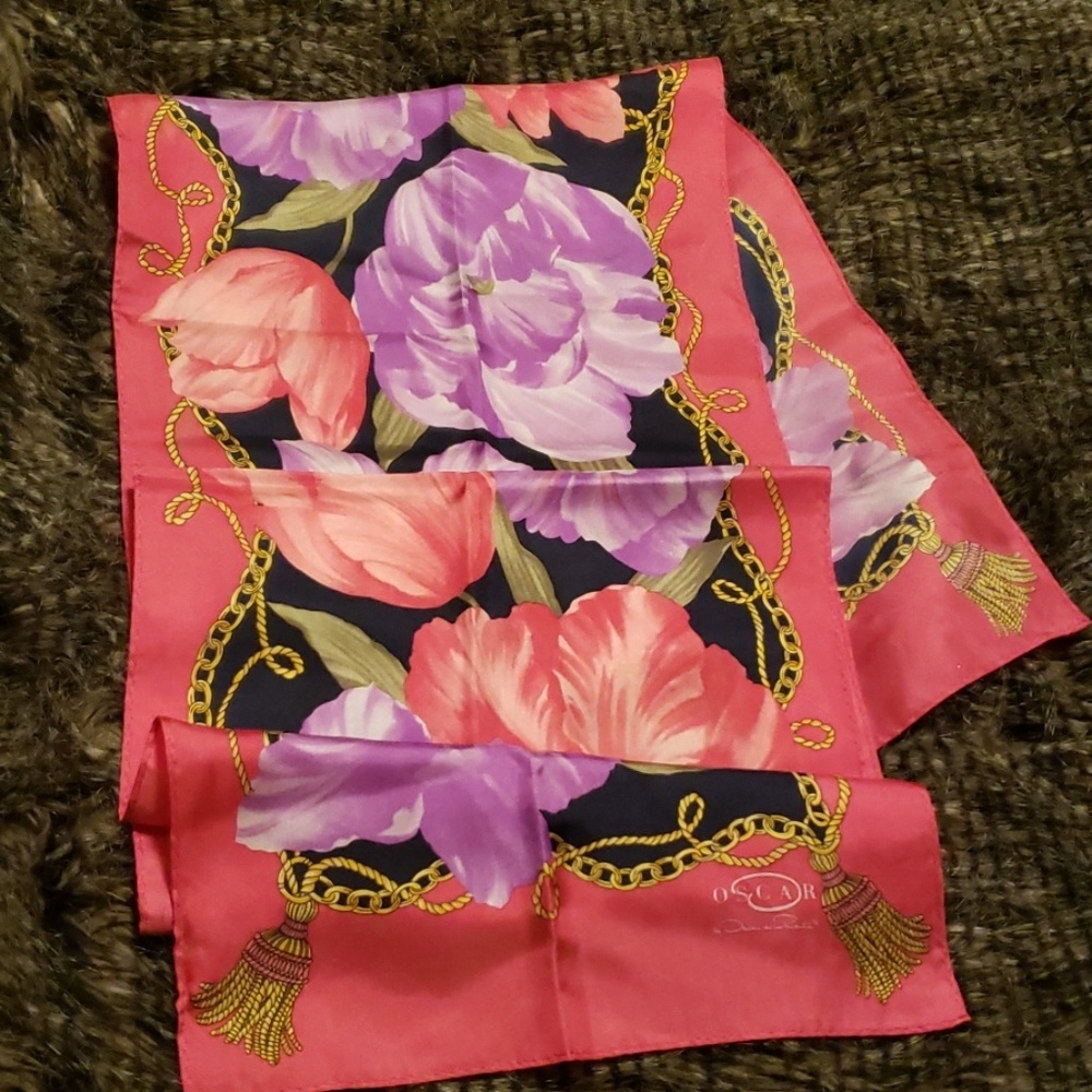 COPY - Oscar de la Rental scraf